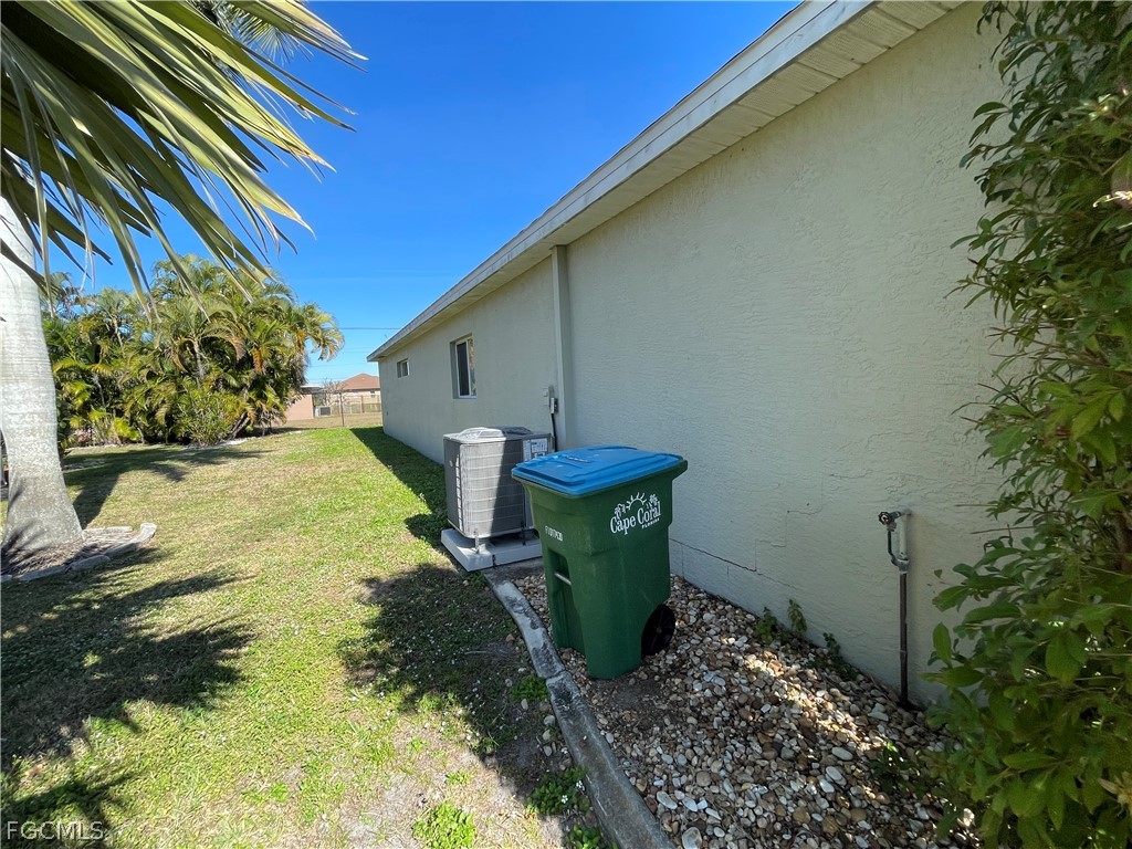 621 SE 46th Terrace Cape Coral FL 33904 2026011736 image25