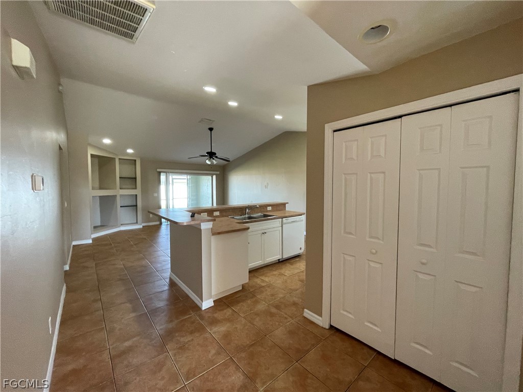 621 SE 46th Terrace Cape Coral FL 33904 2026011736 image5