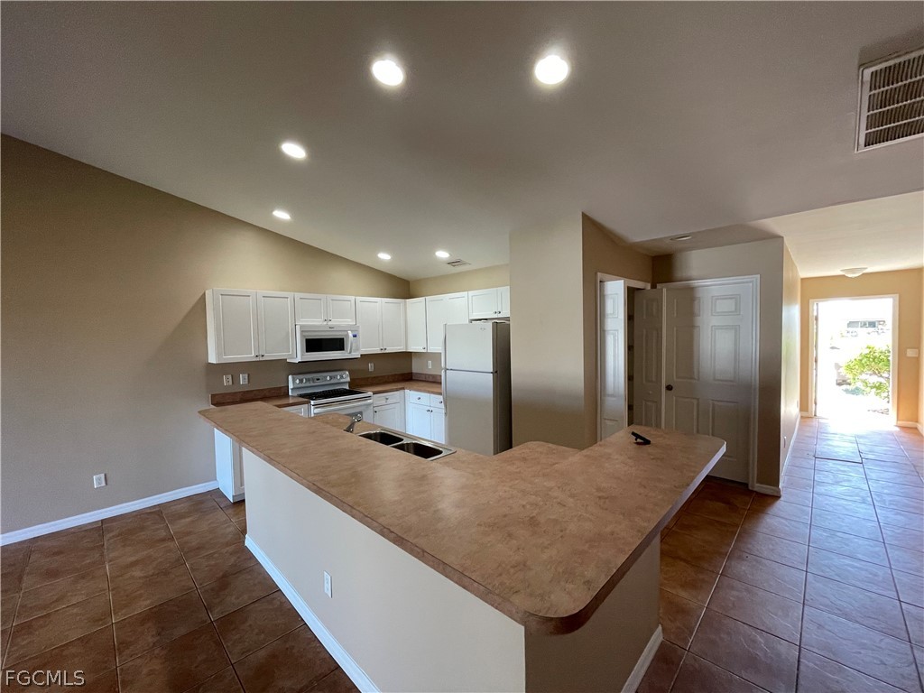 621 SE 46th Terrace Cape Coral FL 33904 2026011736 image8