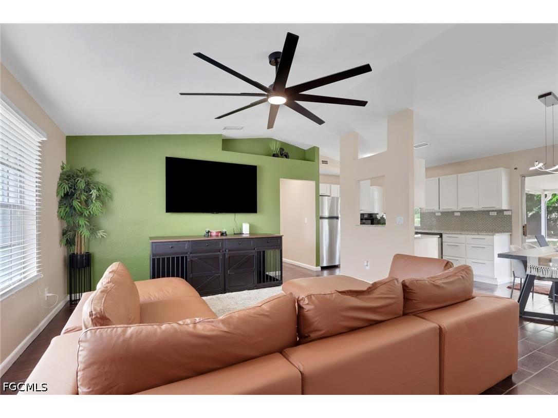 621 SW 29th Terrace Cape Coral FL 33914 2026025220 image5