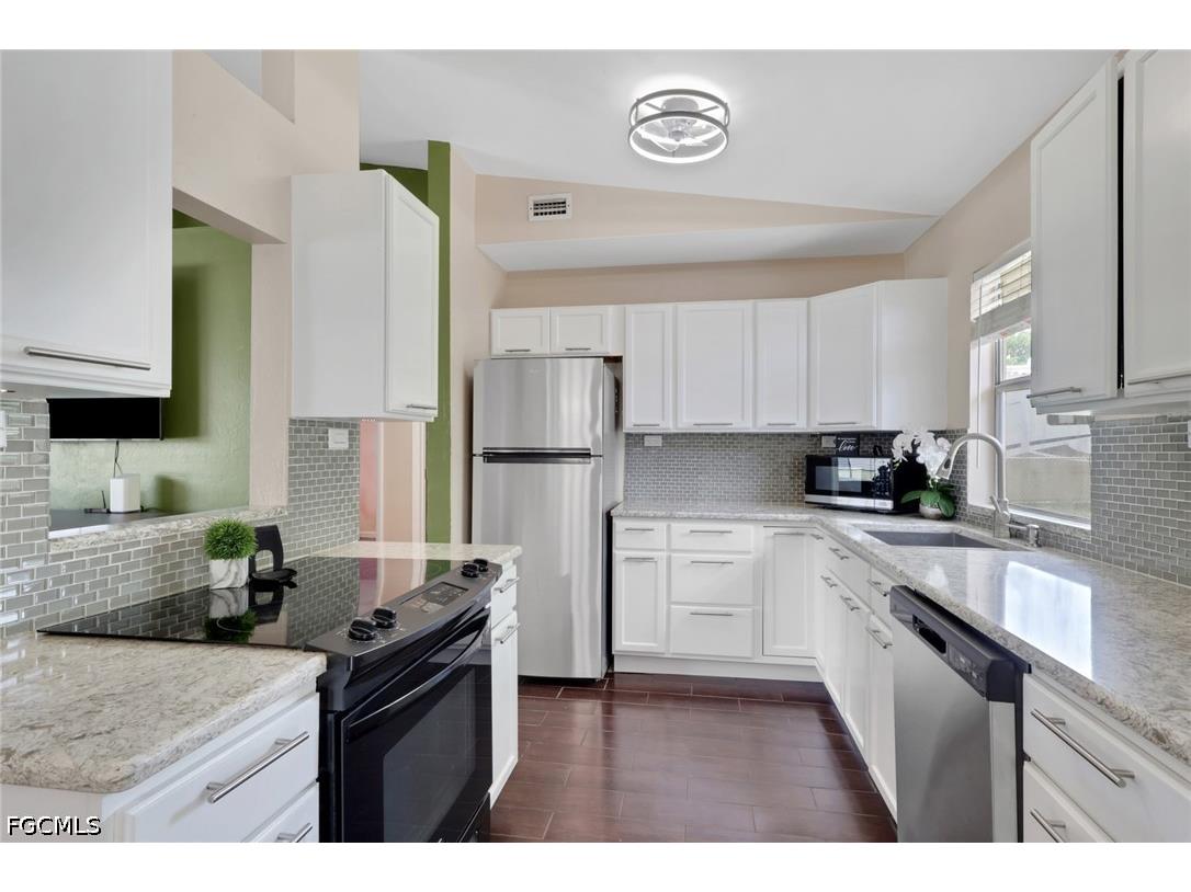 621 SW 29th Terrace Cape Coral FL 33914 2026025220 image8