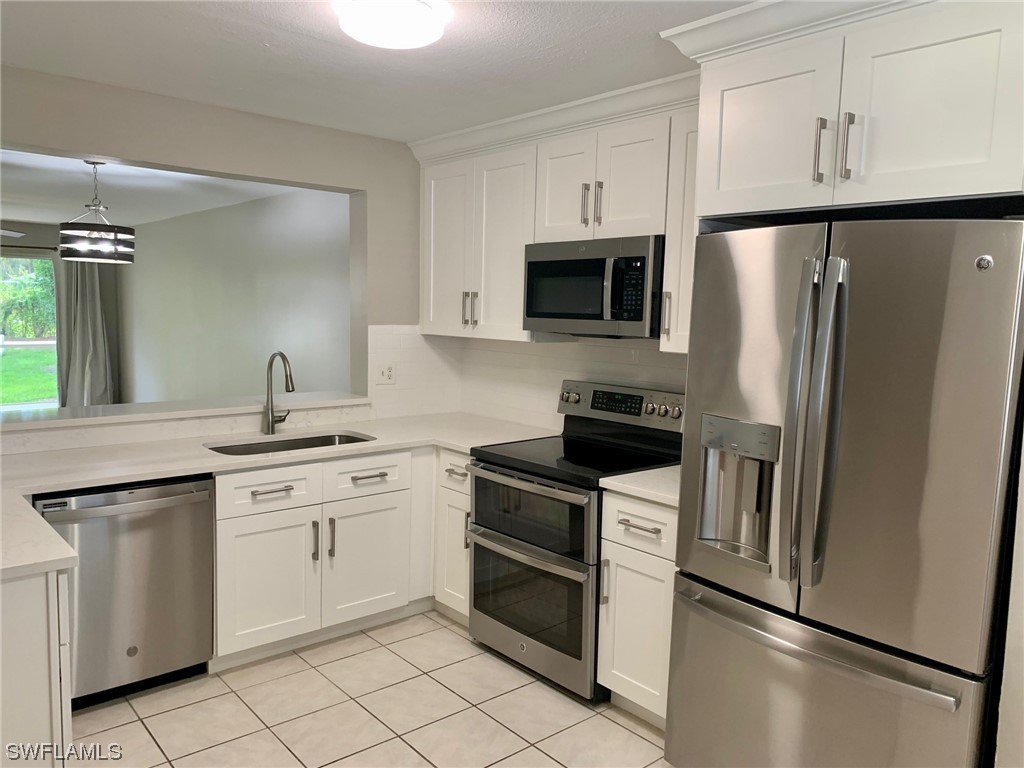 621 Squire Circle #103 Naples FL 34104 223043654 image1