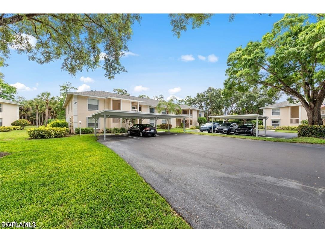 621 Squire Circle #204 Naples FL 34104 226019422 image19