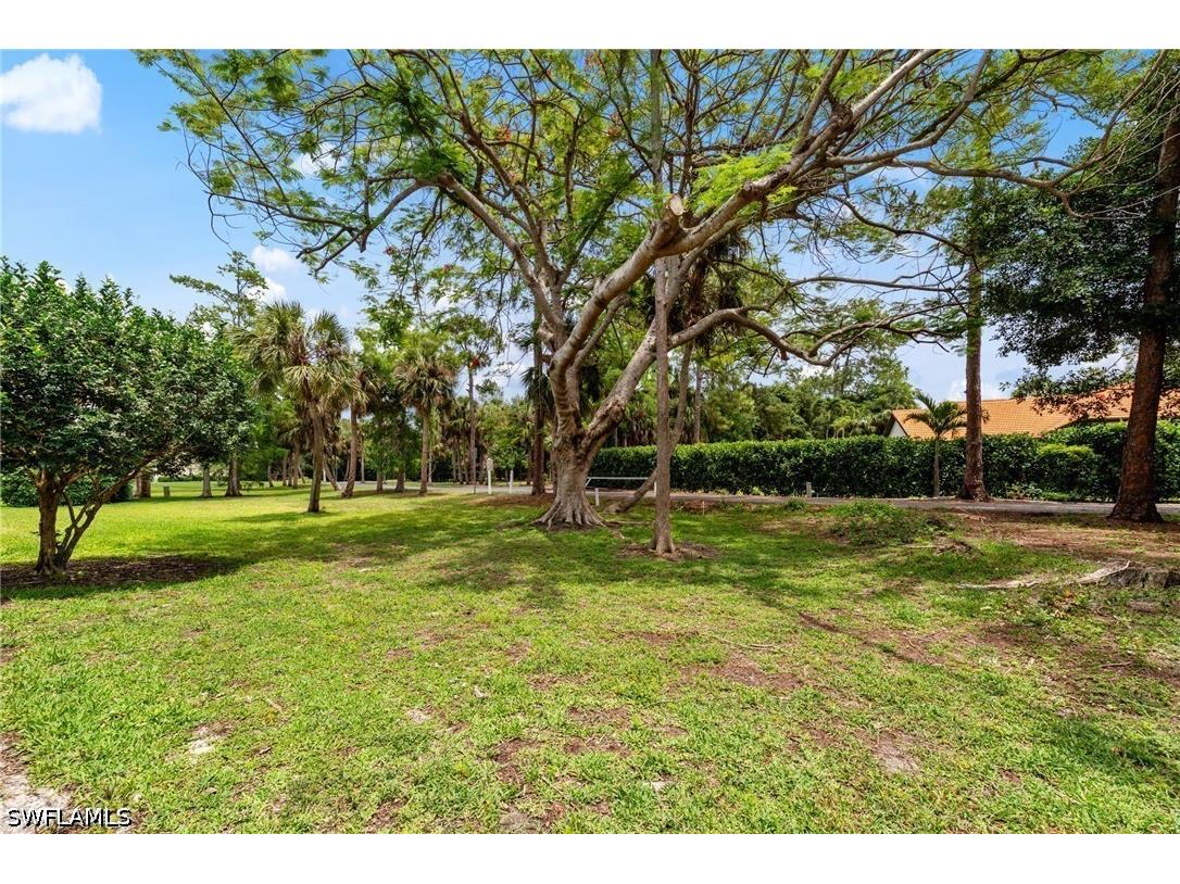 621 Squire Circle #204 Naples FL 34104 226019422 image21