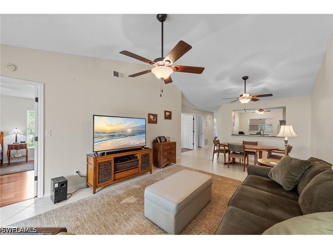 621 Squire Circle #204 Naples FL 34104 226019422 image7