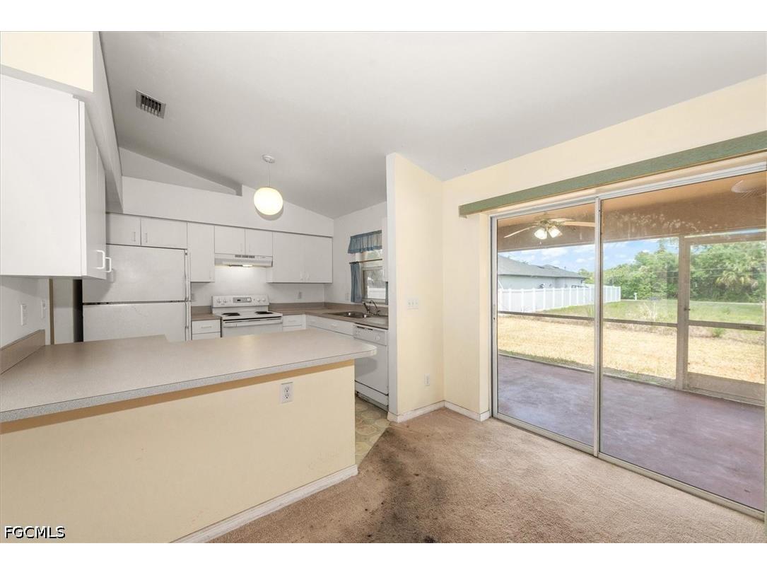 6211 Castlewood Circle Fort Myers FL 33905 2026020080 image11