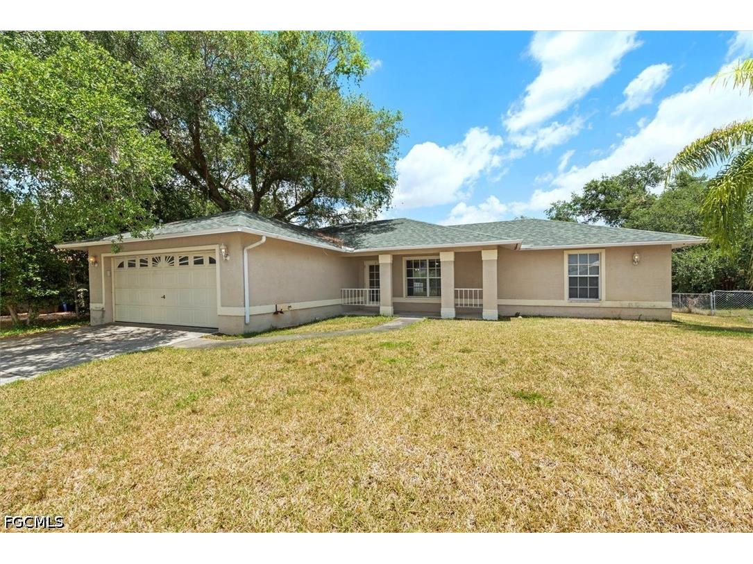 6211 Castlewood Circle Fort Myers FL 33905 2026020080 image2