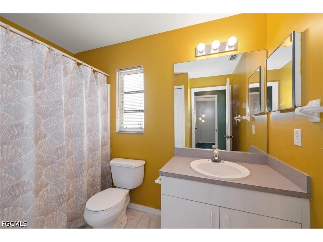 6211 Castlewood Circle Fort Myers FL 33905 2026020080 image21