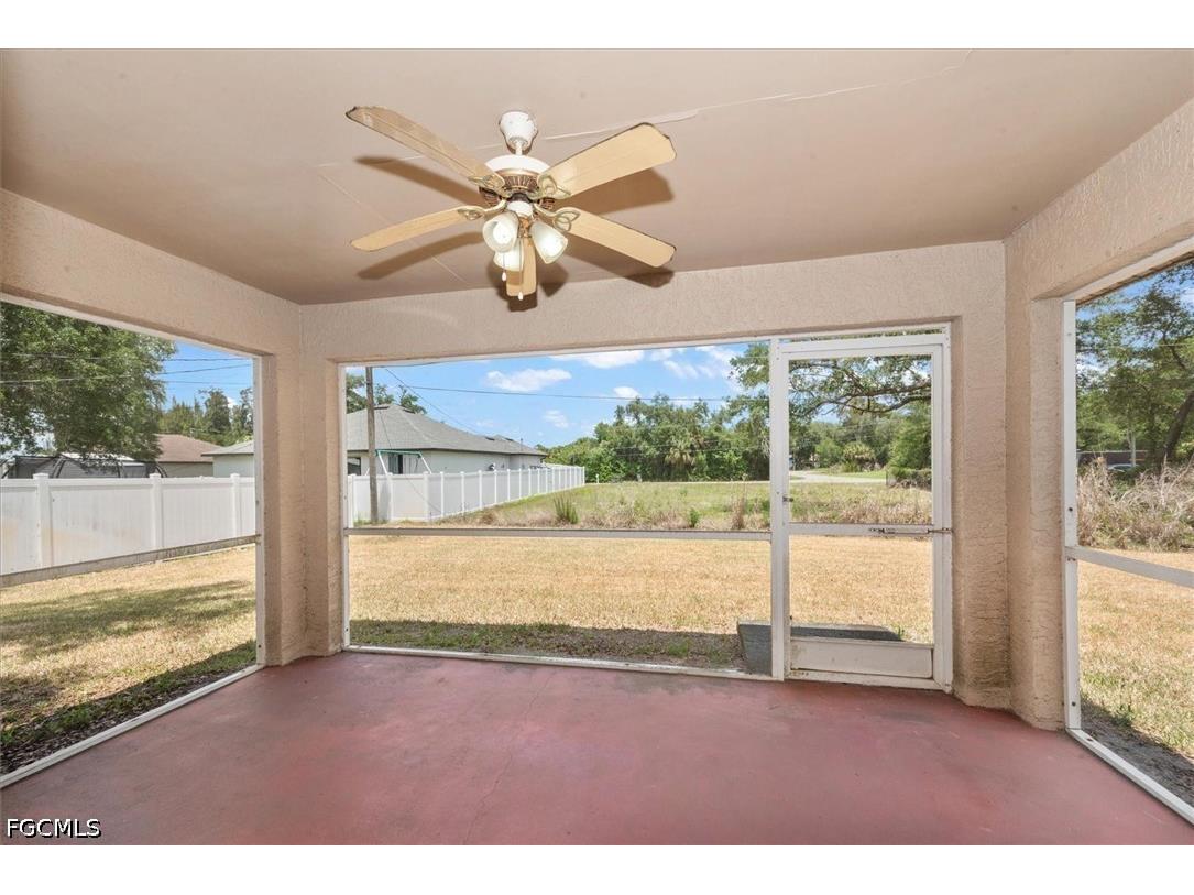 6211 Castlewood Circle Fort Myers FL 33905 2026020080 image5