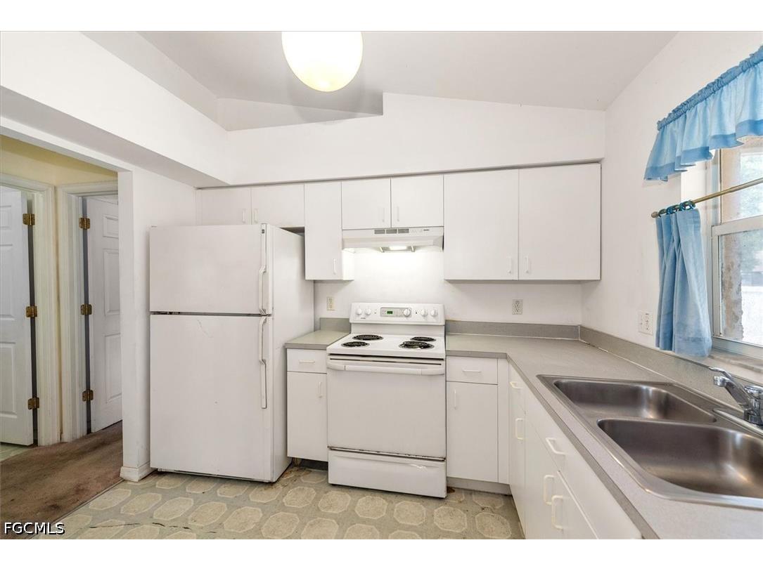 6211 Castlewood Circle Fort Myers FL 33905 2026020080 image8