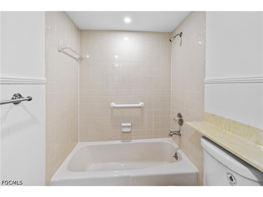 6216 Cougar Run #202 Fort Myers FL 33908 2025022988 image35