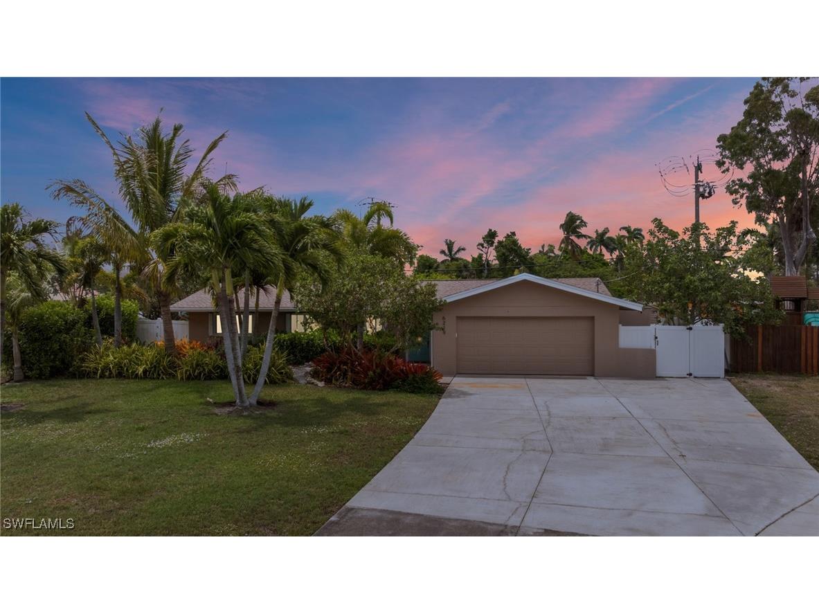 6219 Saint Andrews Circle N Fort Myers FL 33919 225047407 image1
