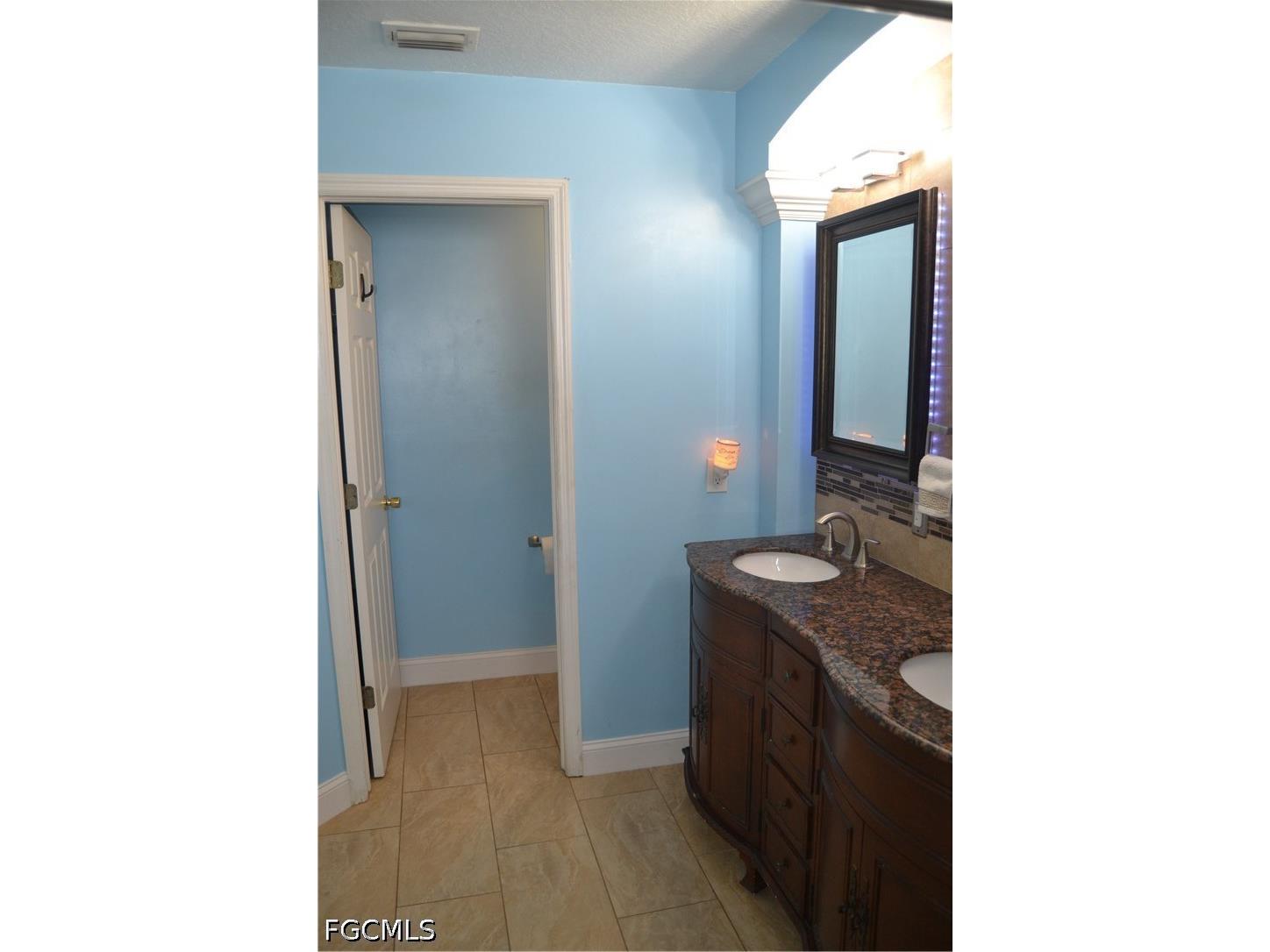 622 SE 10th Avenue Cape Coral FL 33990 2026021070 image22