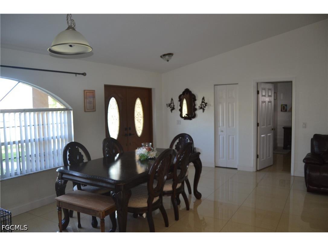 622 SE 10th Avenue Cape Coral FL 33990 2026021070 image4