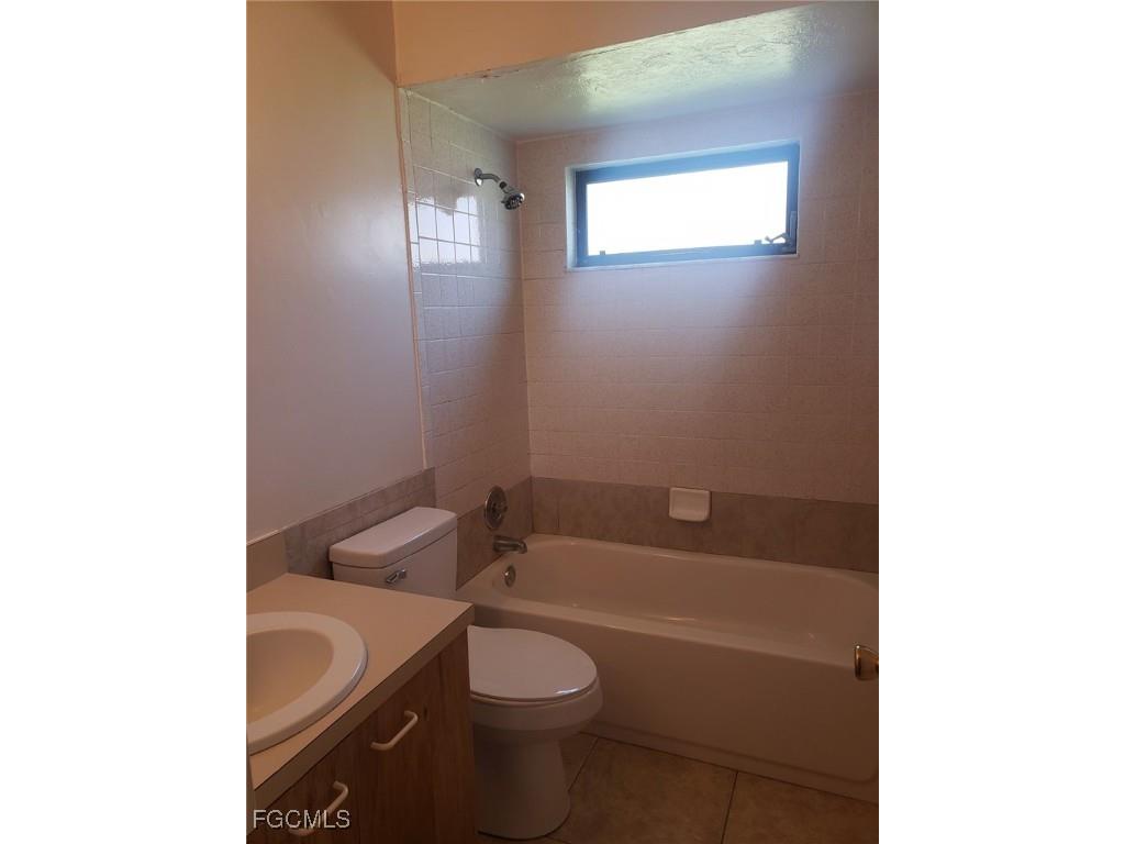 622 SE 13th Court #2 Cape Coral FL 33990 2025004048 image12