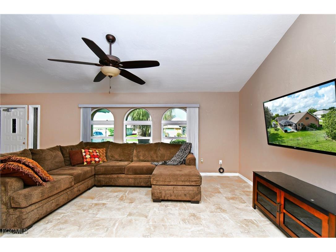 622 Weston Road Lehigh Acres FL 33936 2025008604 image4