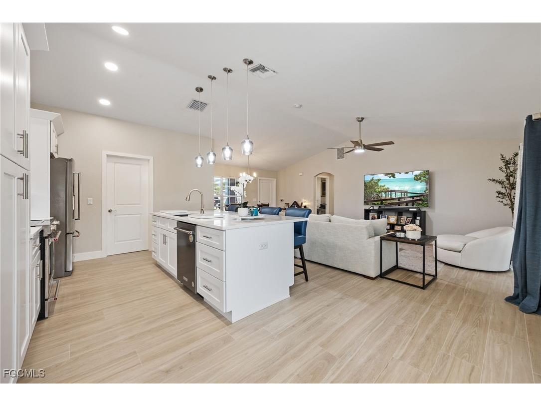 6221 Astoria Avenue Fort Myers FL 33905 2025006744 image14