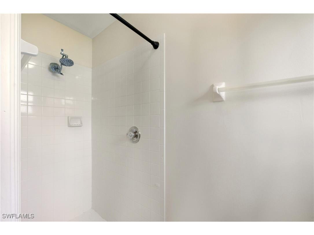 6222 Shadowood Circle Naples FL 34112 225081690 image16