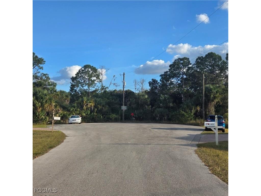 623 Lionel Court Lehigh Acres FL 33972 2025024442 image2