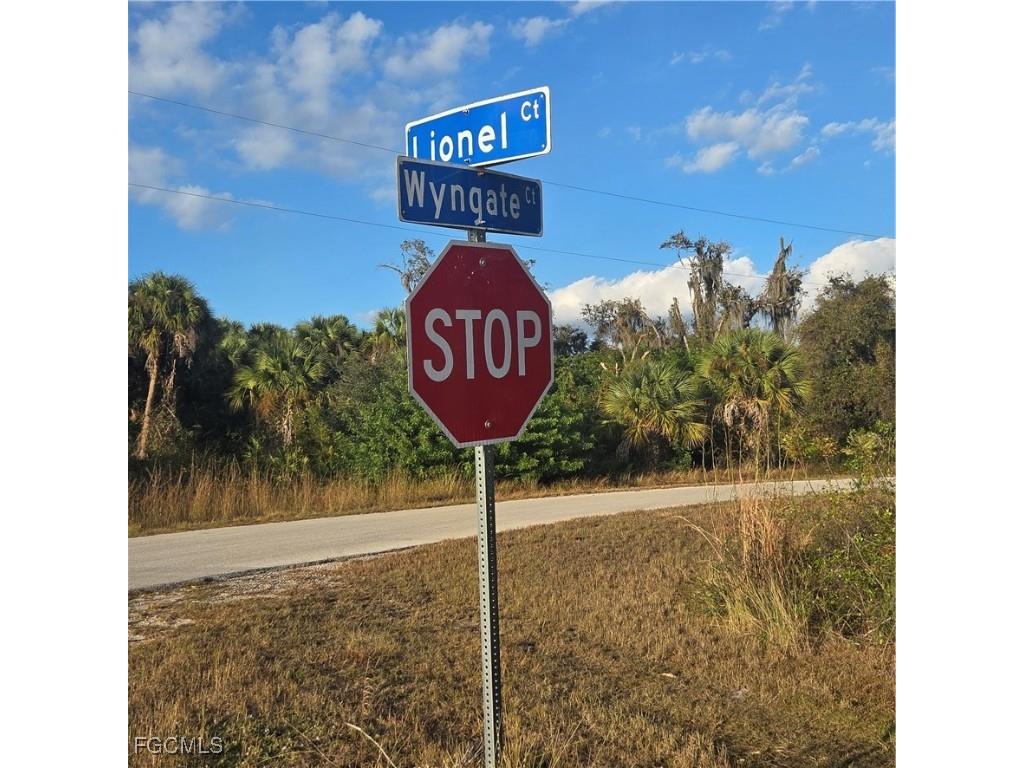 623 Lionel Court Lehigh Acres FL 33972 2025024442 image6