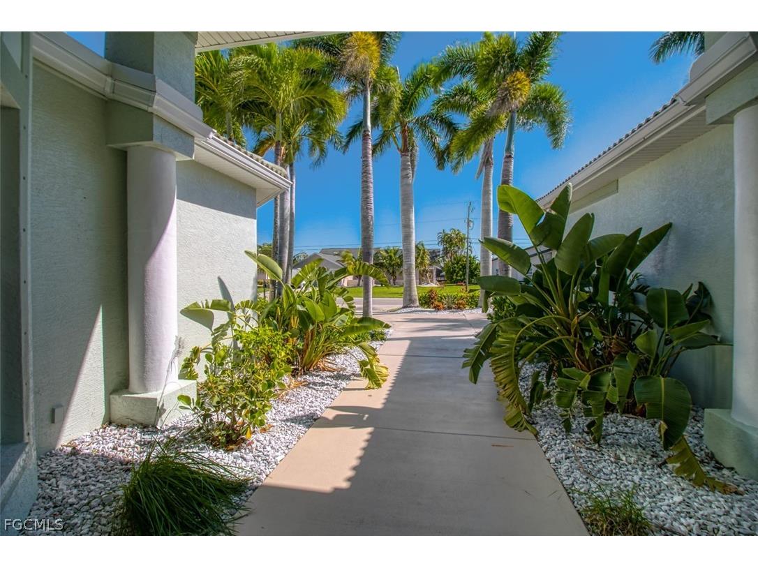 623 SW 56th Street Cape Coral FL 33914 2026013353 image5