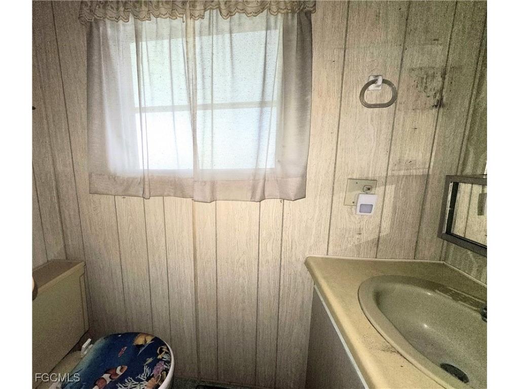 623 Vista Drive North Fort Myers FL 33917 2025001137 image22