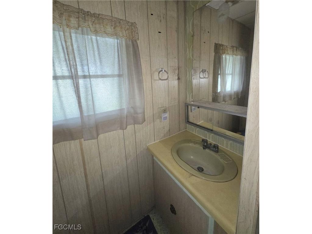 623 Vista Drive North Fort Myers FL 33917 2025001137 image23