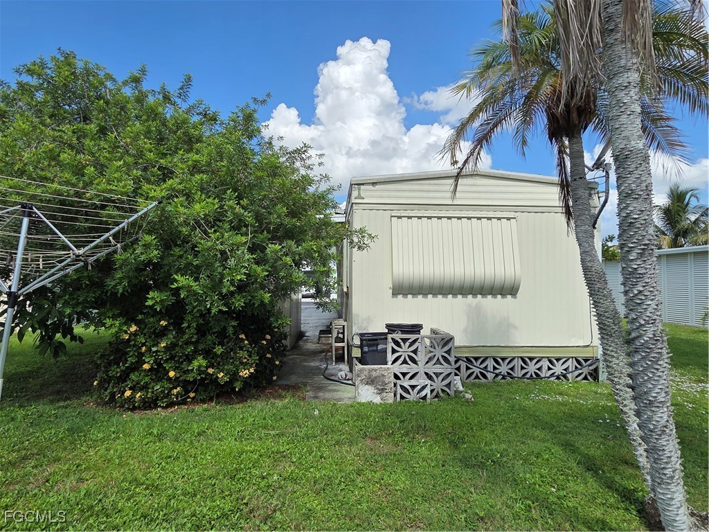 623 Vista Drive North Fort Myers FL 33917 2025001137 image30