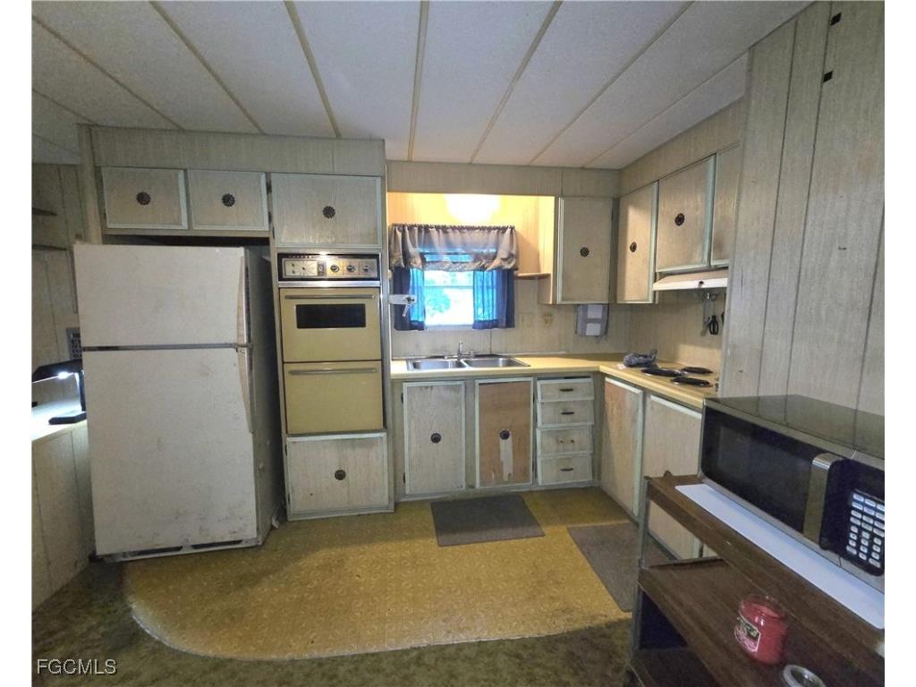 623 Vista Drive North Fort Myers FL 33917 2025001137 image5