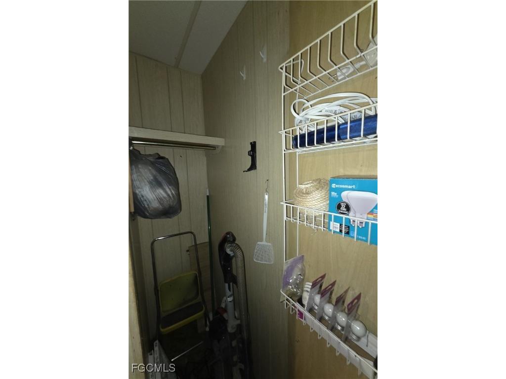 623 Vista Drive North Fort Myers FL 33917 2025001137 image7