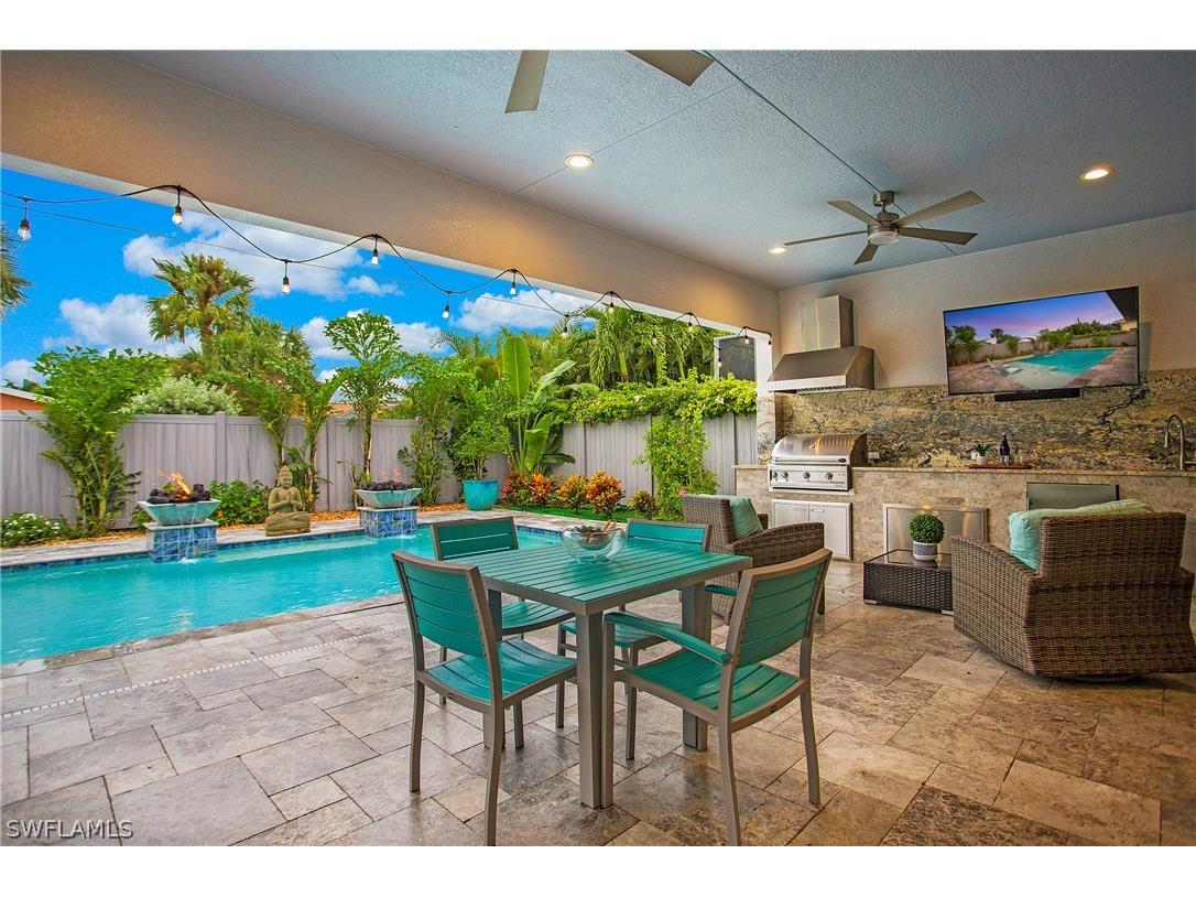 624 102nd Avenue N Naples FL 34108 222072926 image1