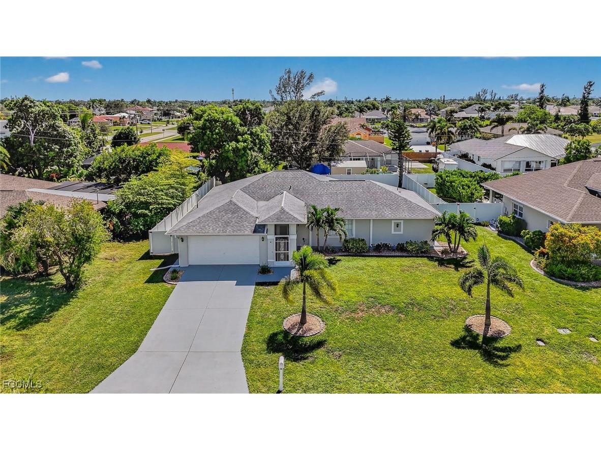 624 SE 19th Lane Cape Coral FL 33990 2025014354 image1