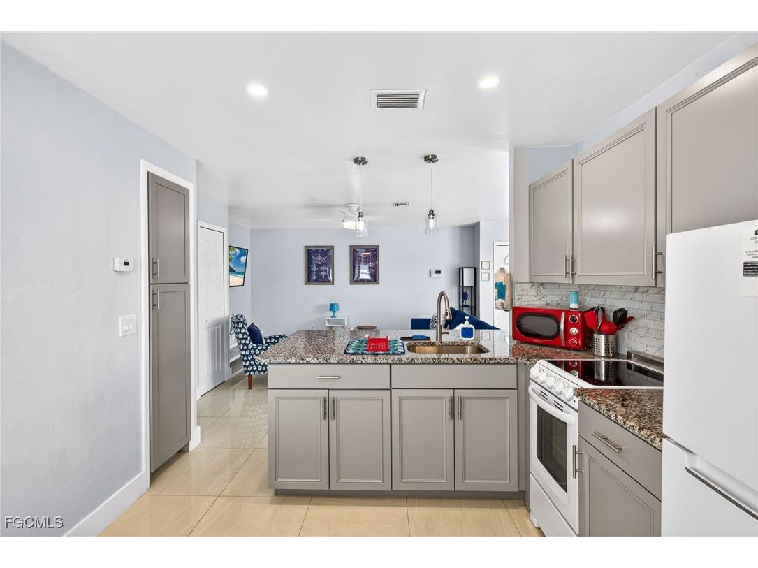 624 SE 46th Street Cape Coral FL 33904 2026001160 image44