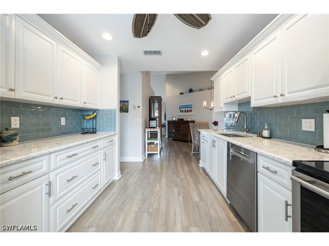 624 Windsor Square #201 Naples FL 34104 226021924 image3