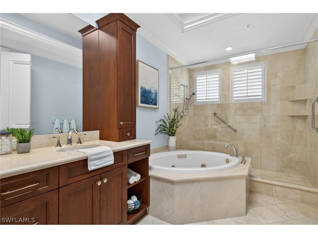 625 5th Avenue S #PH-302 Naples FL 34102 226010612 image19