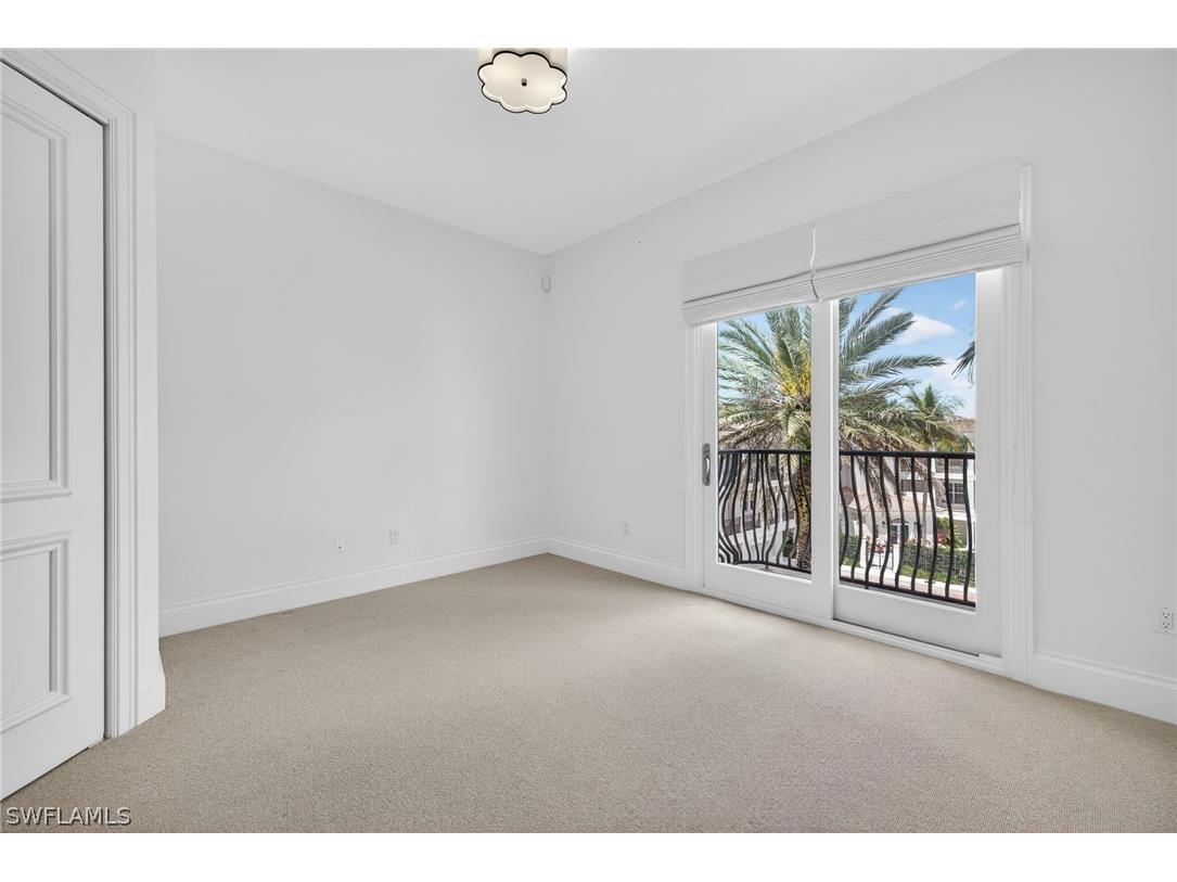 625 5th Avenue S #PH-302 Naples FL 34102 226010612 image21