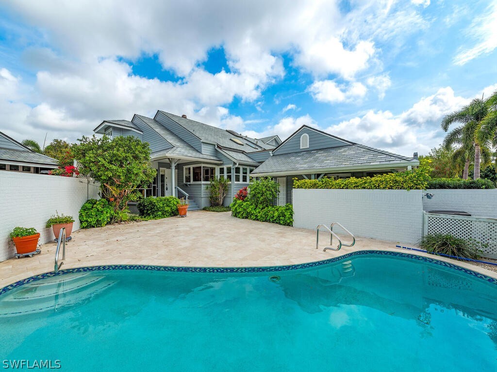 625 Bridgeway Lane #1 Naples FL 34108 224018544 image1