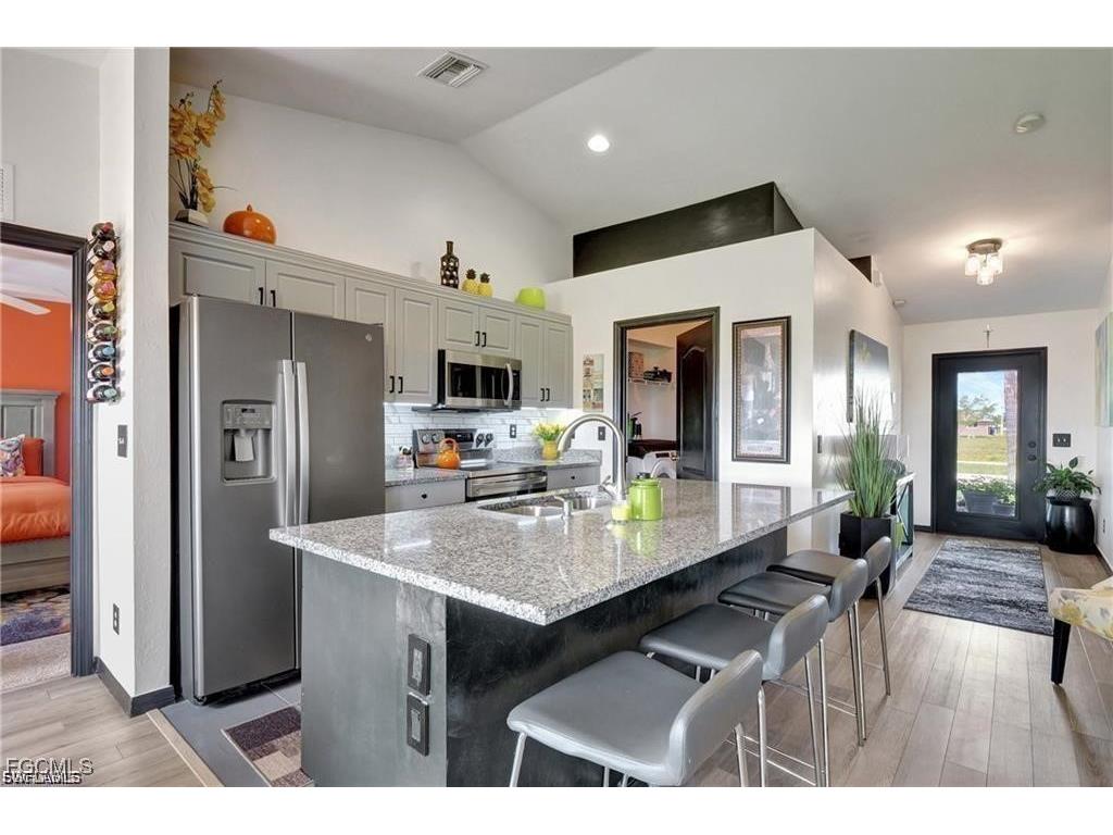625 El Dorado Boulevard N Cape Coral FL 33993 2025015198 image5