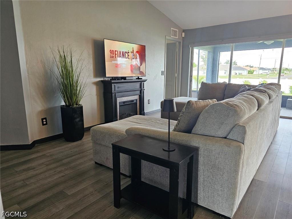 625 El Dorado Boulevard N Cape Coral FL 33993 2025026434 image8