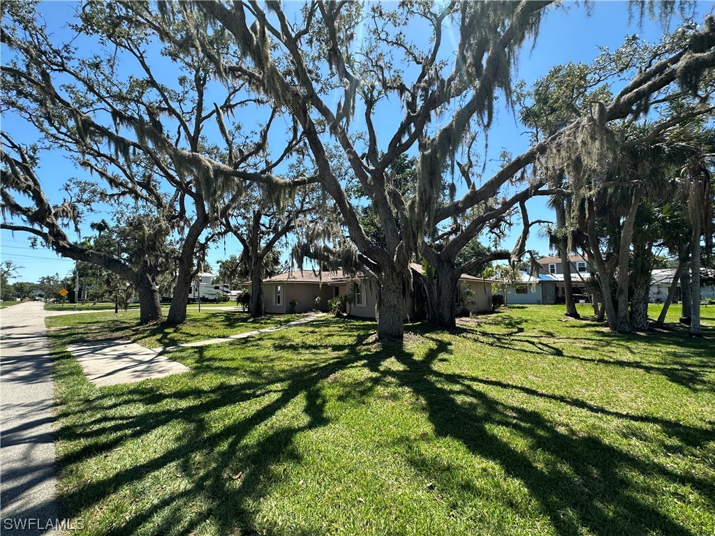 625 Overriver Drive North Fort Myers FL 33903 223030158 image1