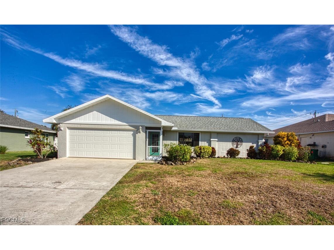 625 SE 1st Place Cape Coral FL 33990 2025024616 image1