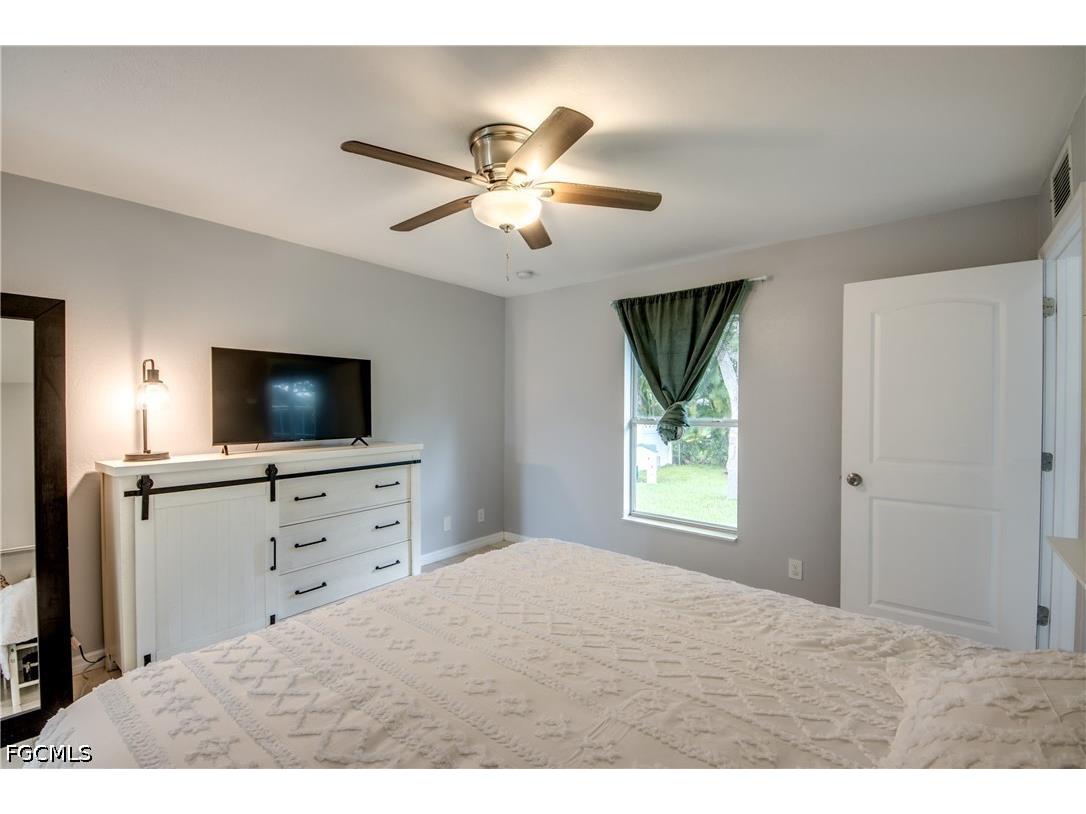 625 SW 11th Terrace Cape Coral FL 33991 2026028888 image36