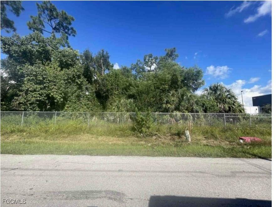 6251 Hamilton Drive Fort Myers FL 33905 2025015868 image6