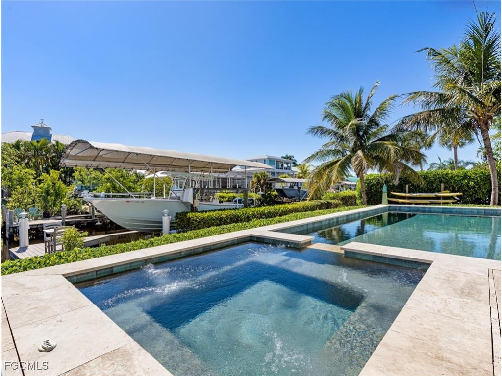 6255 Cocos Drive Fort Myers FL 33908 2025021539 image40