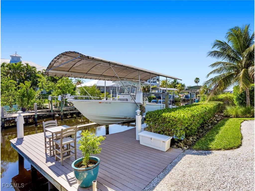 6255 Cocos Drive Fort Myers FL 33908 2025021539 image43