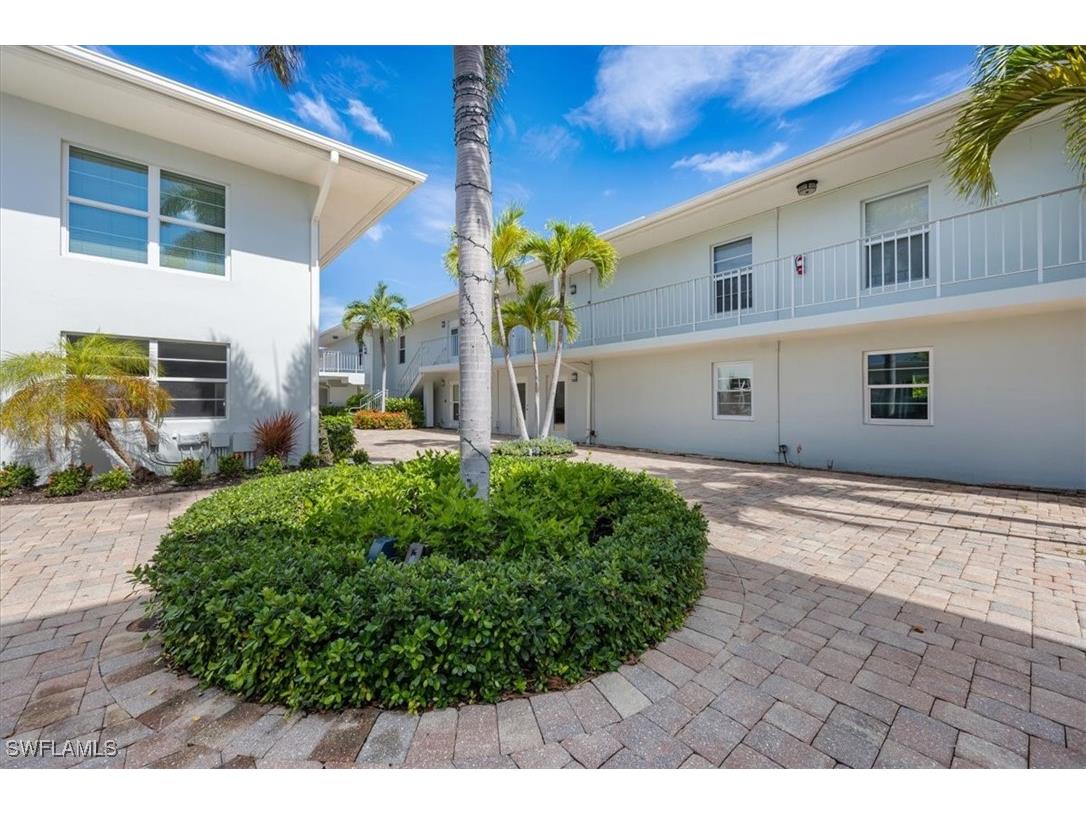 626 12th Avenue S #626 Naples FL 34102 225083286 image1