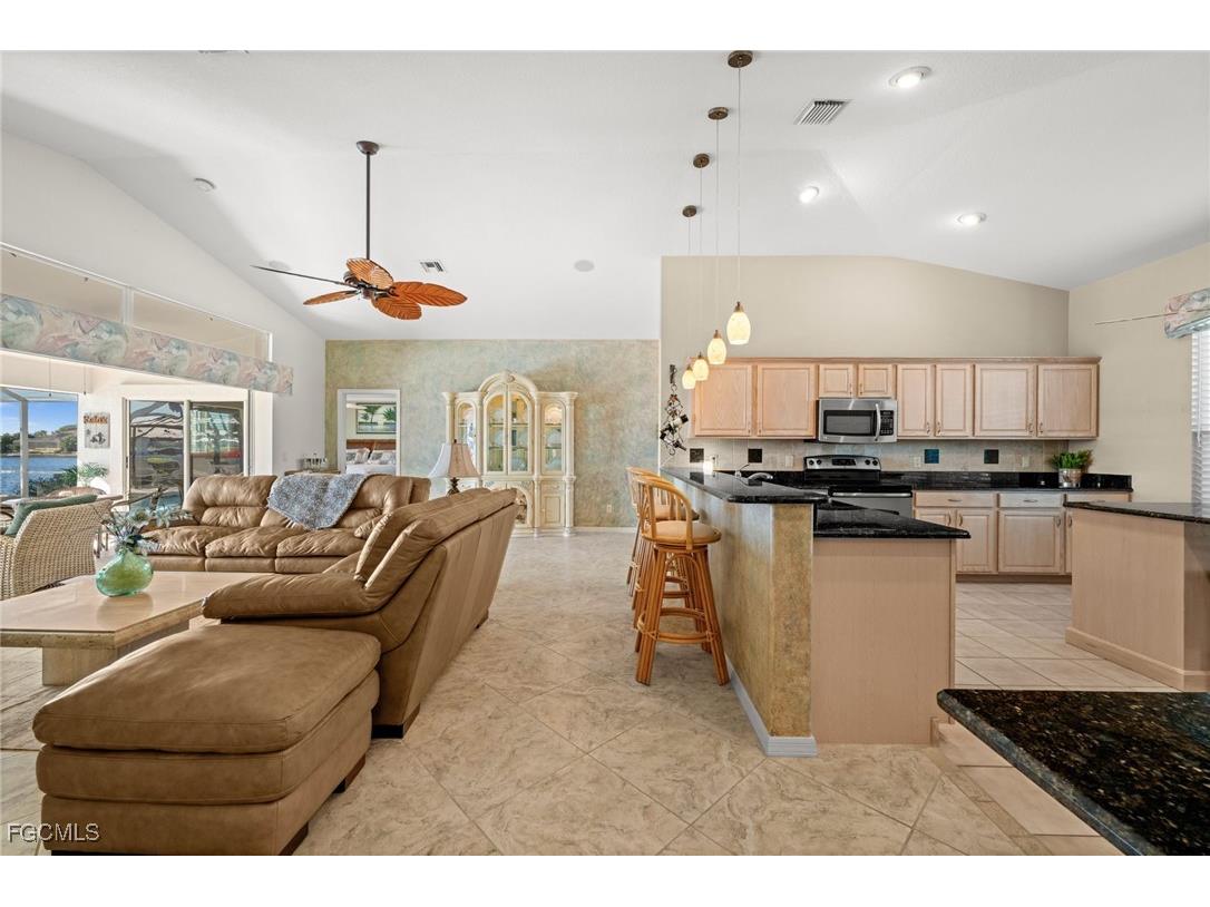 626 Cape Coral Parkway W Cape Coral FL 33914 2025022065 image13