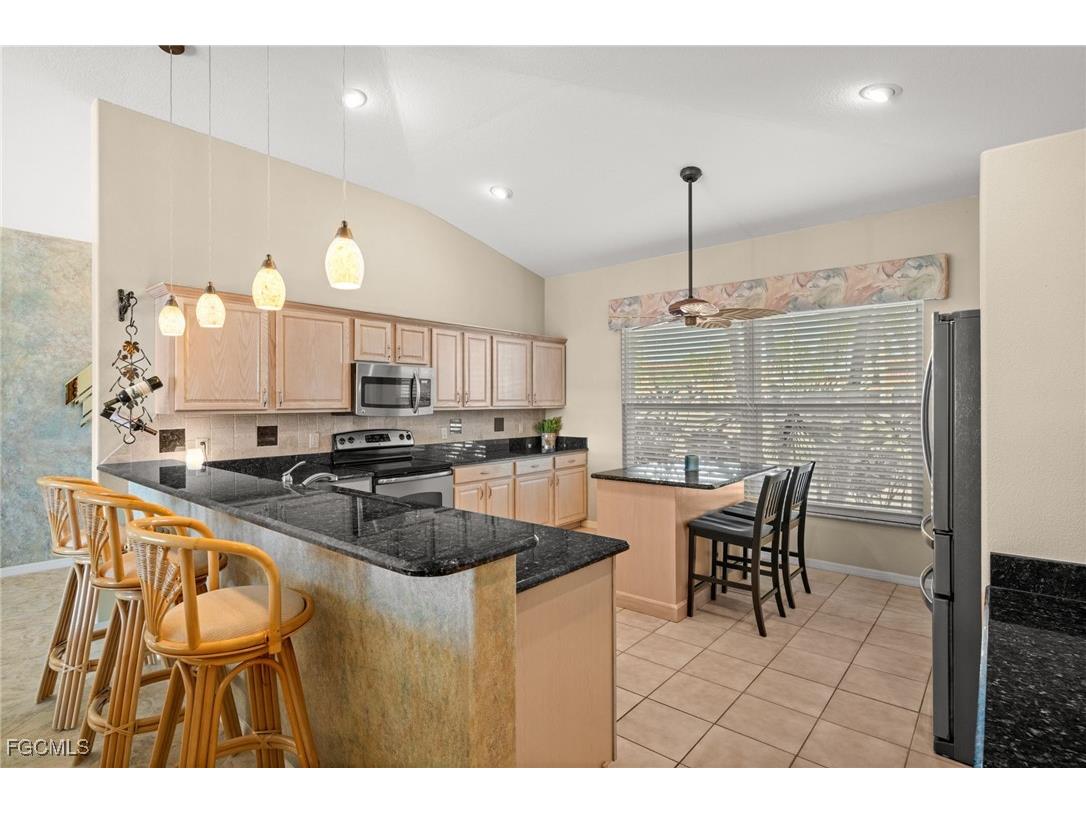 626 Cape Coral Parkway W Cape Coral FL 33914 2025022065 image14