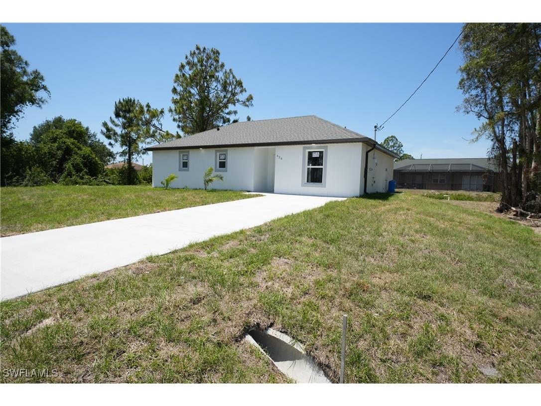 626 Hobart Avenue S Lehigh Acres FL 33974 225032529 image1