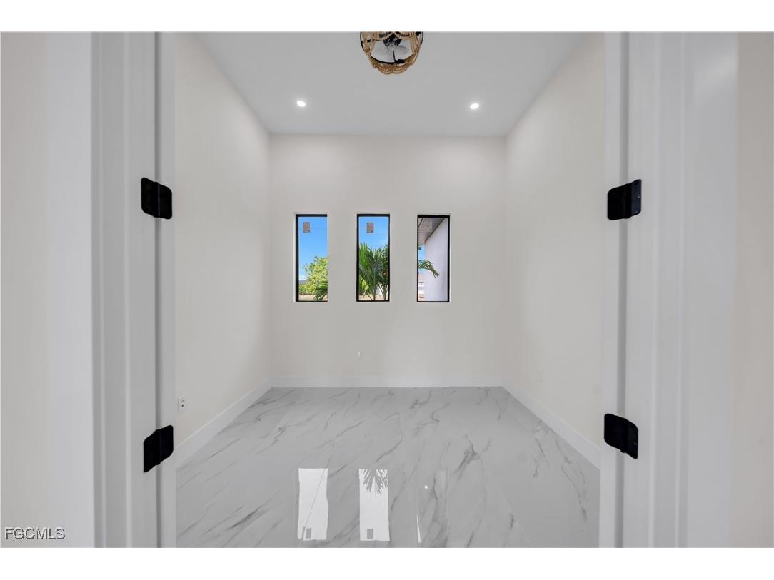 626 NE 8th Street Cape Coral FL 33909 2025020167 image10